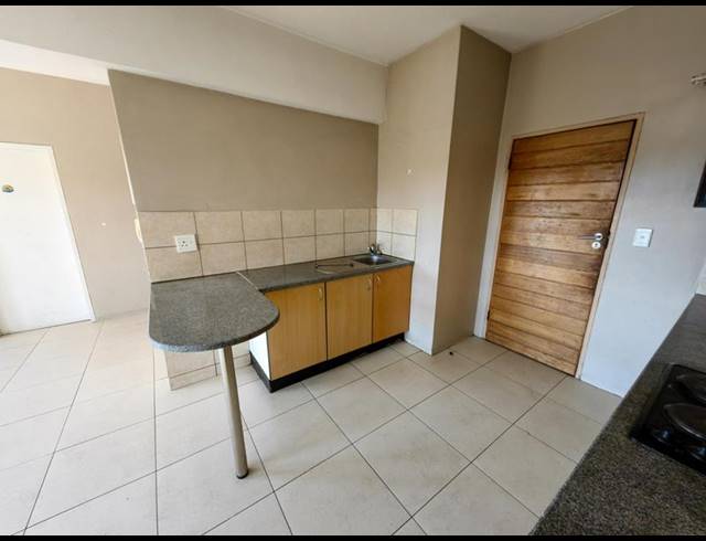 2 BEDROOM PROPERTY TO RENT IN BRAAMFONTEIN